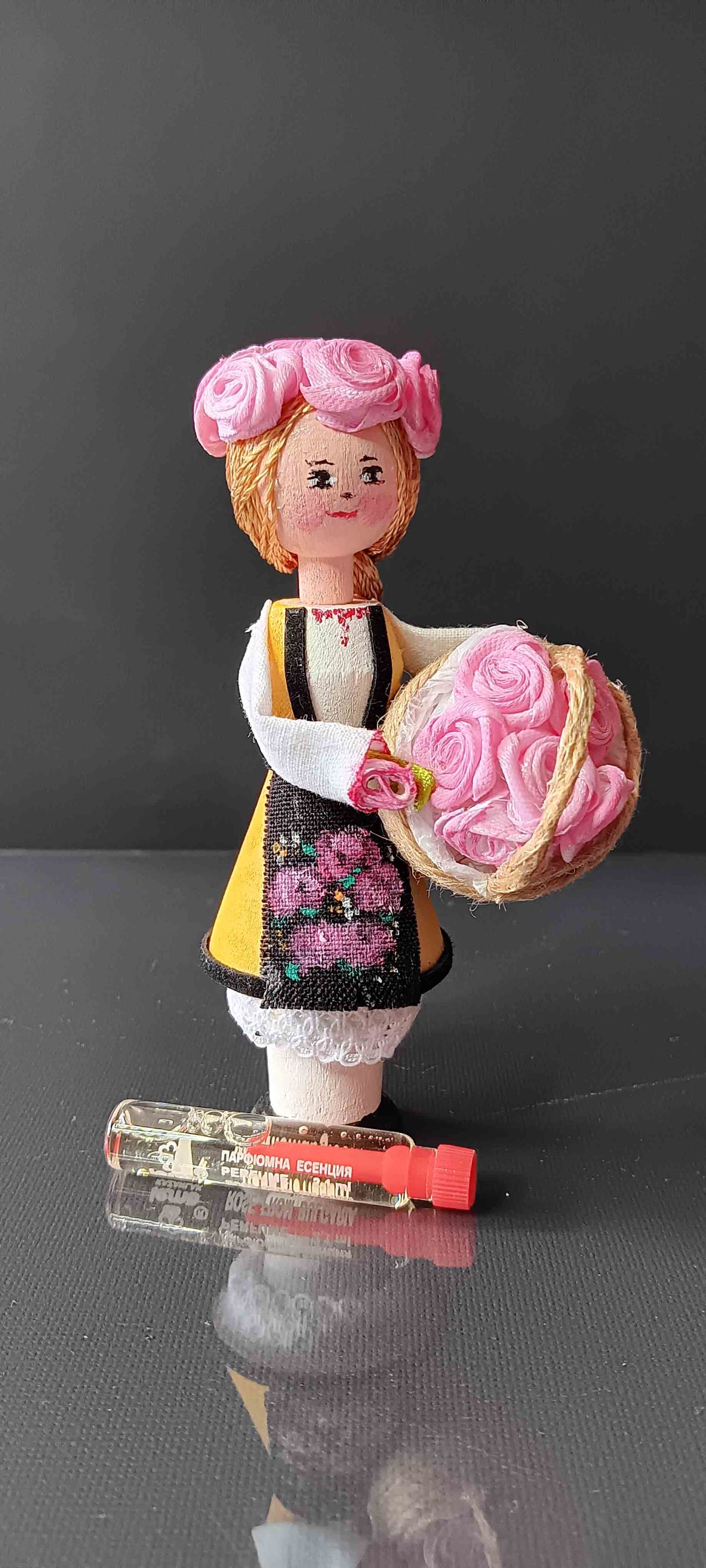 Wooden_doll-Rose_picker-oil_roses-Damascene-baskets_with_oil_roses-pink_roses-summer-rose_picker-women_hand_picking_roses-hand_painted-handmade
