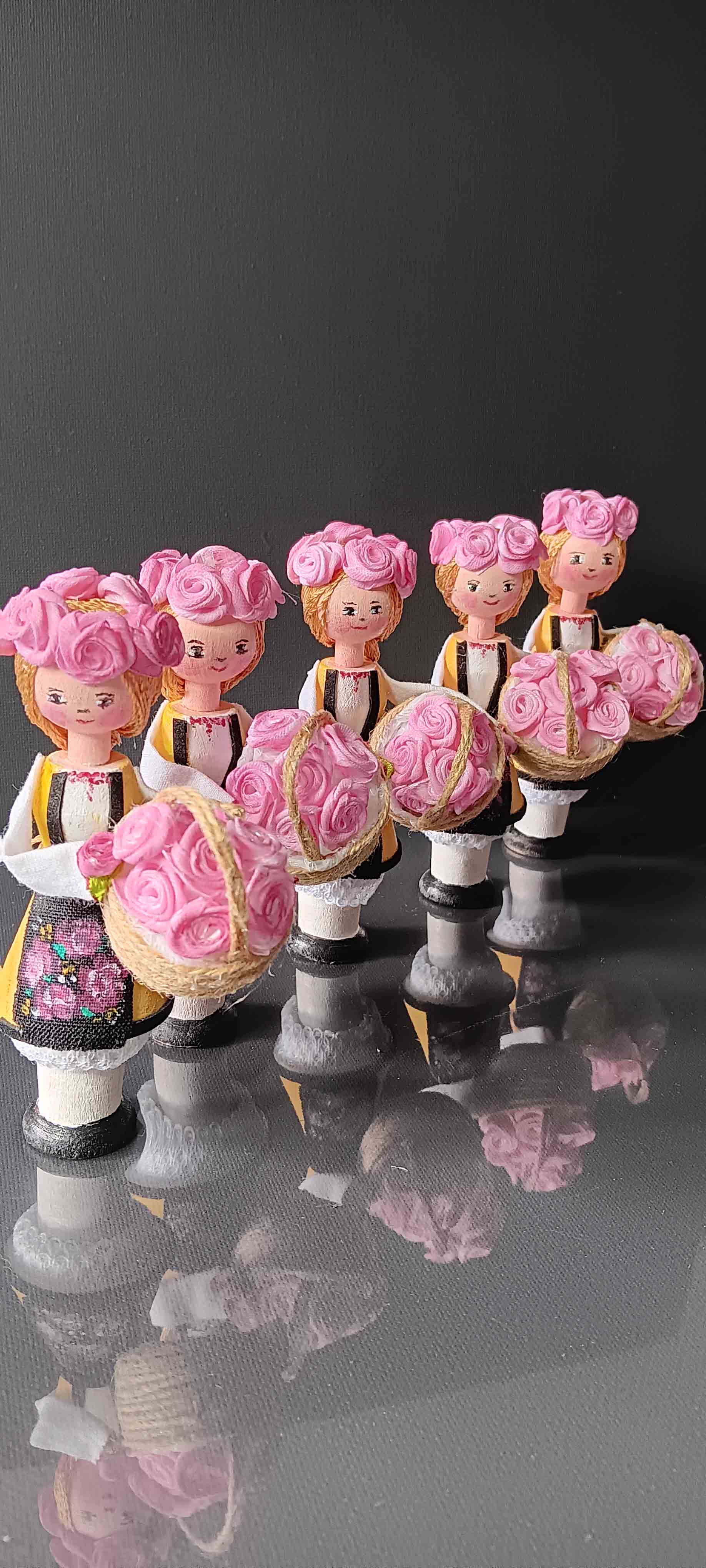 Wooden_doll-Rose_picker-oil_roses-Damascene-baskets_with_oil_roses-pink_roses-summer-rose_picker-women_hand_picking_roses-hand_painted-handmade